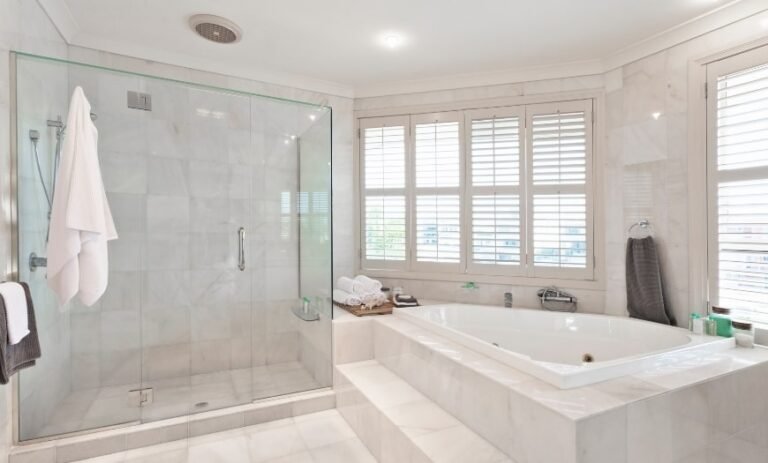 Walk-In Shower vs. Bathtub: Which Is Best for You